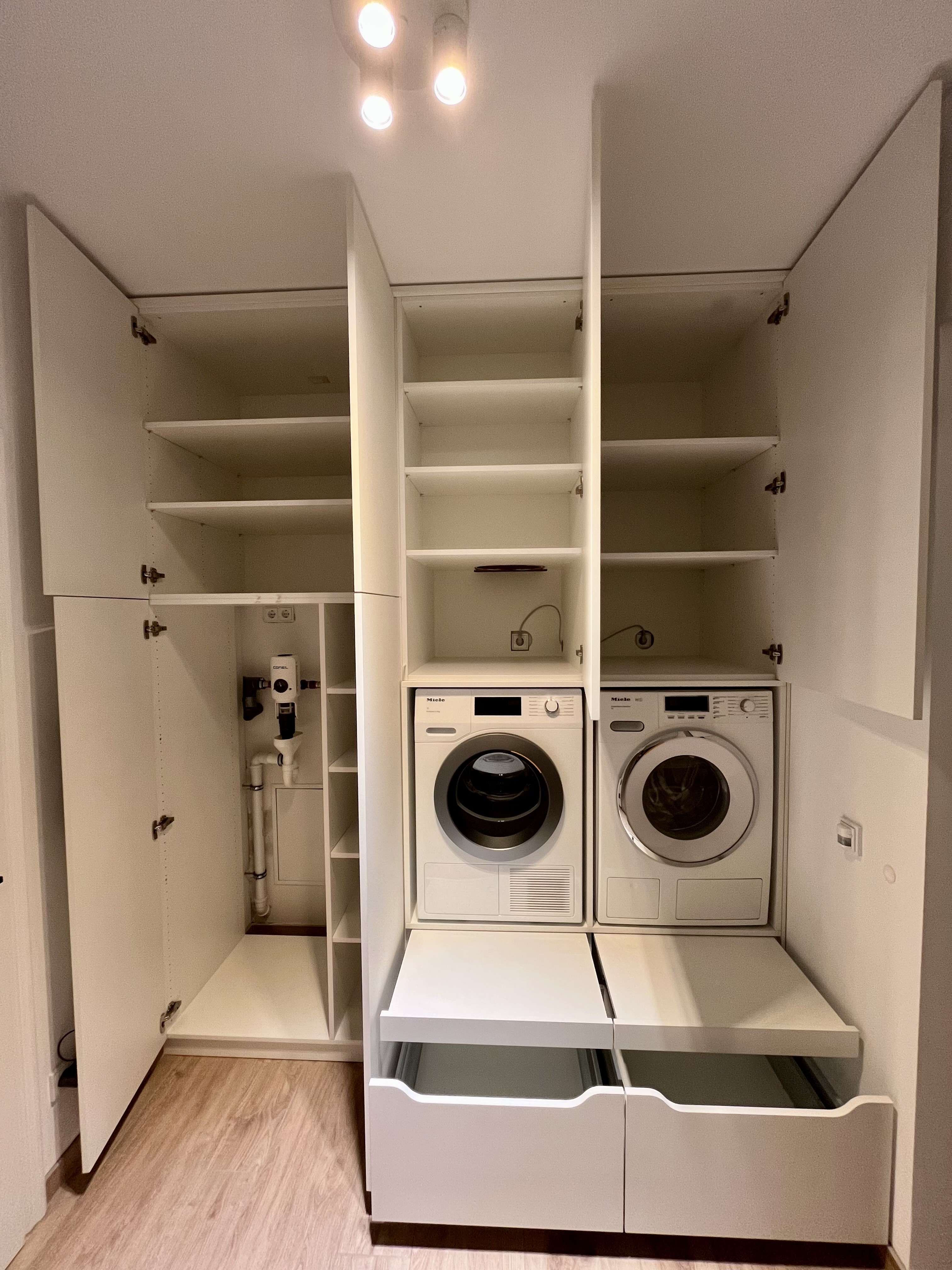 HWR Waschmaschine Schrank Hauswirtschaftsraum