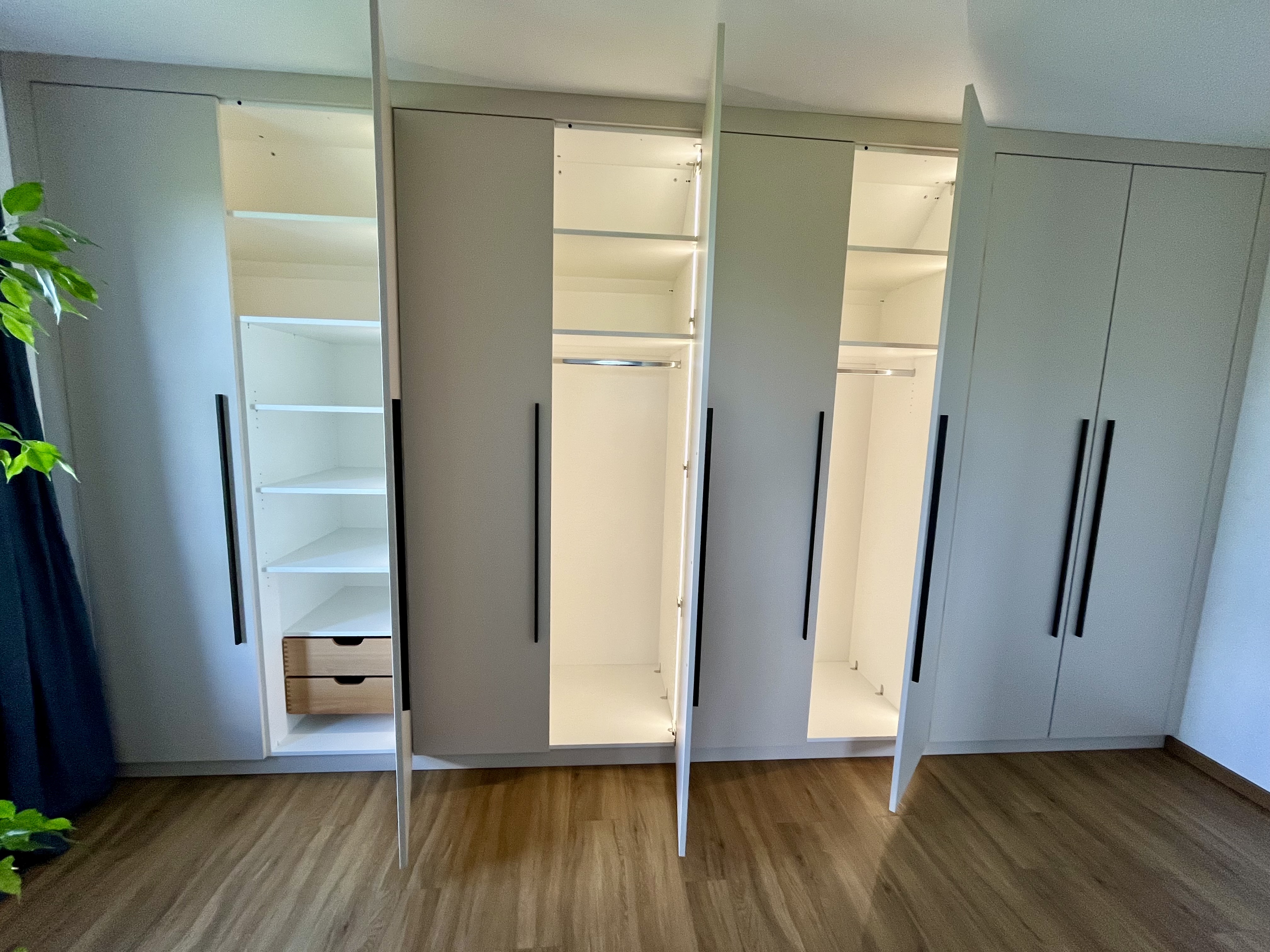 Einbauschrank Dachschräge Innenbeleuchtung Innenschubläden Altenburg Borna Leipzig