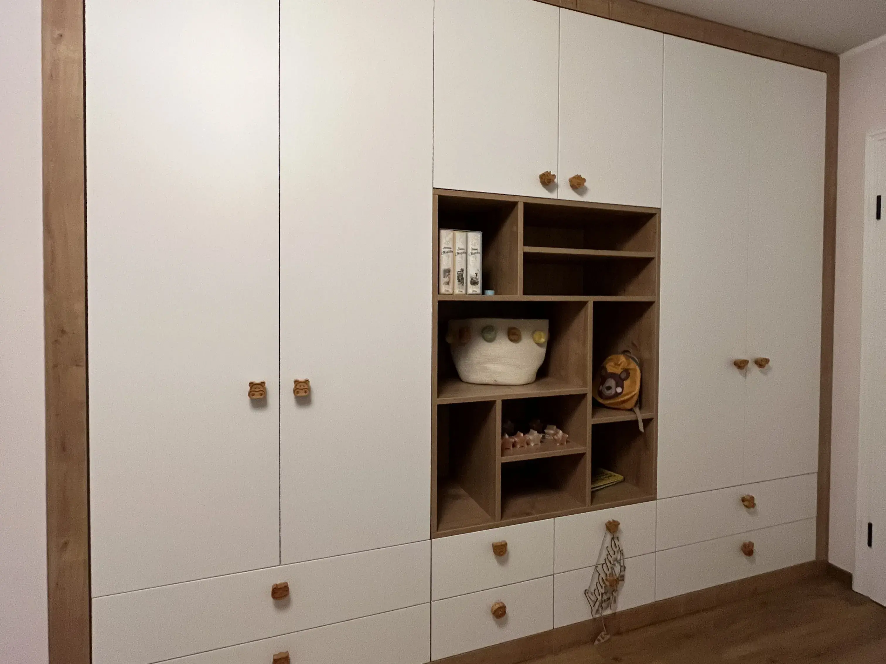 Kinderzimmer Schrank