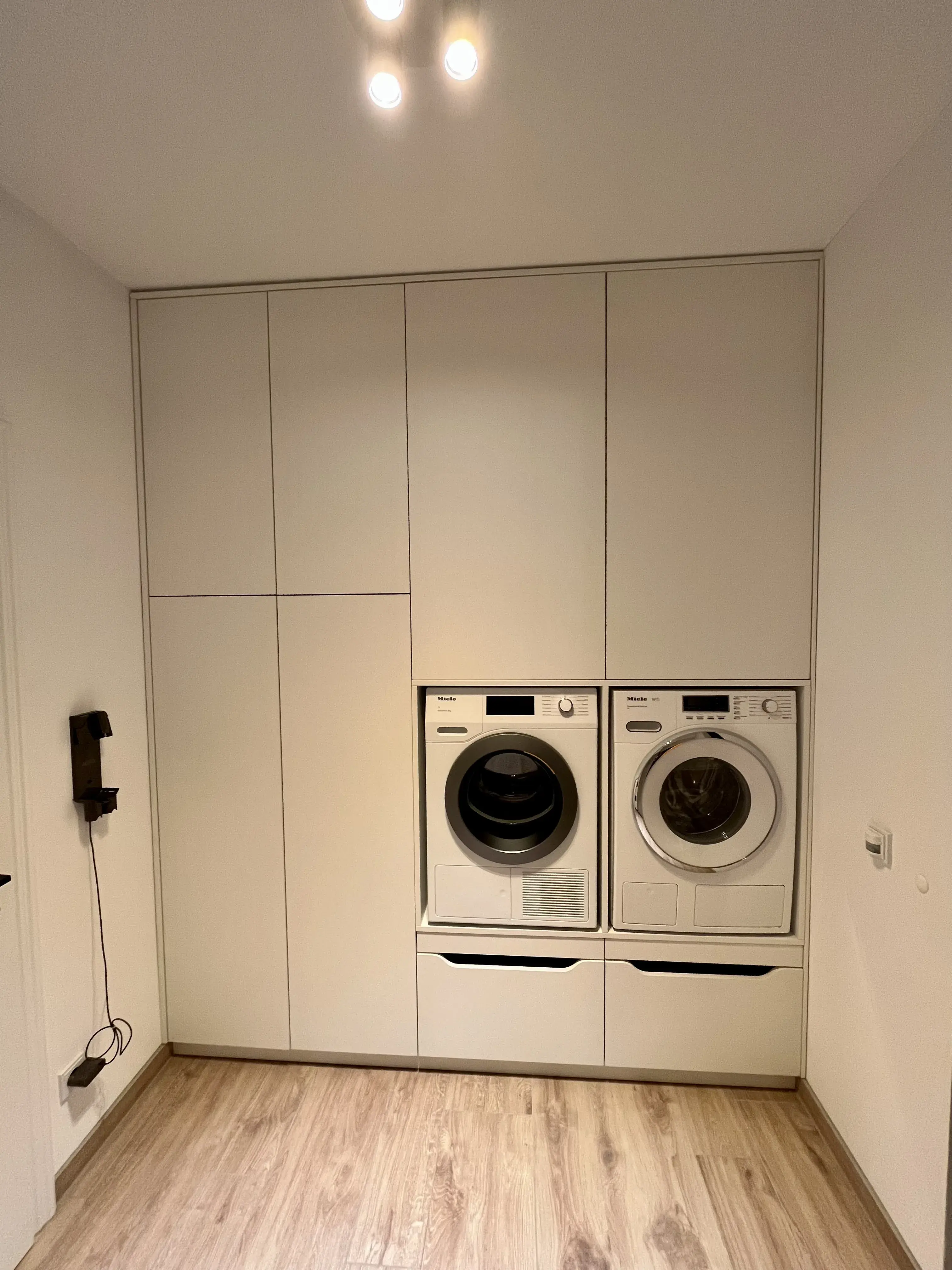 HWR Technikraum Waschmaschine Schrank Waschküche Einbaumöbel Altenburg Borna Leipzig 