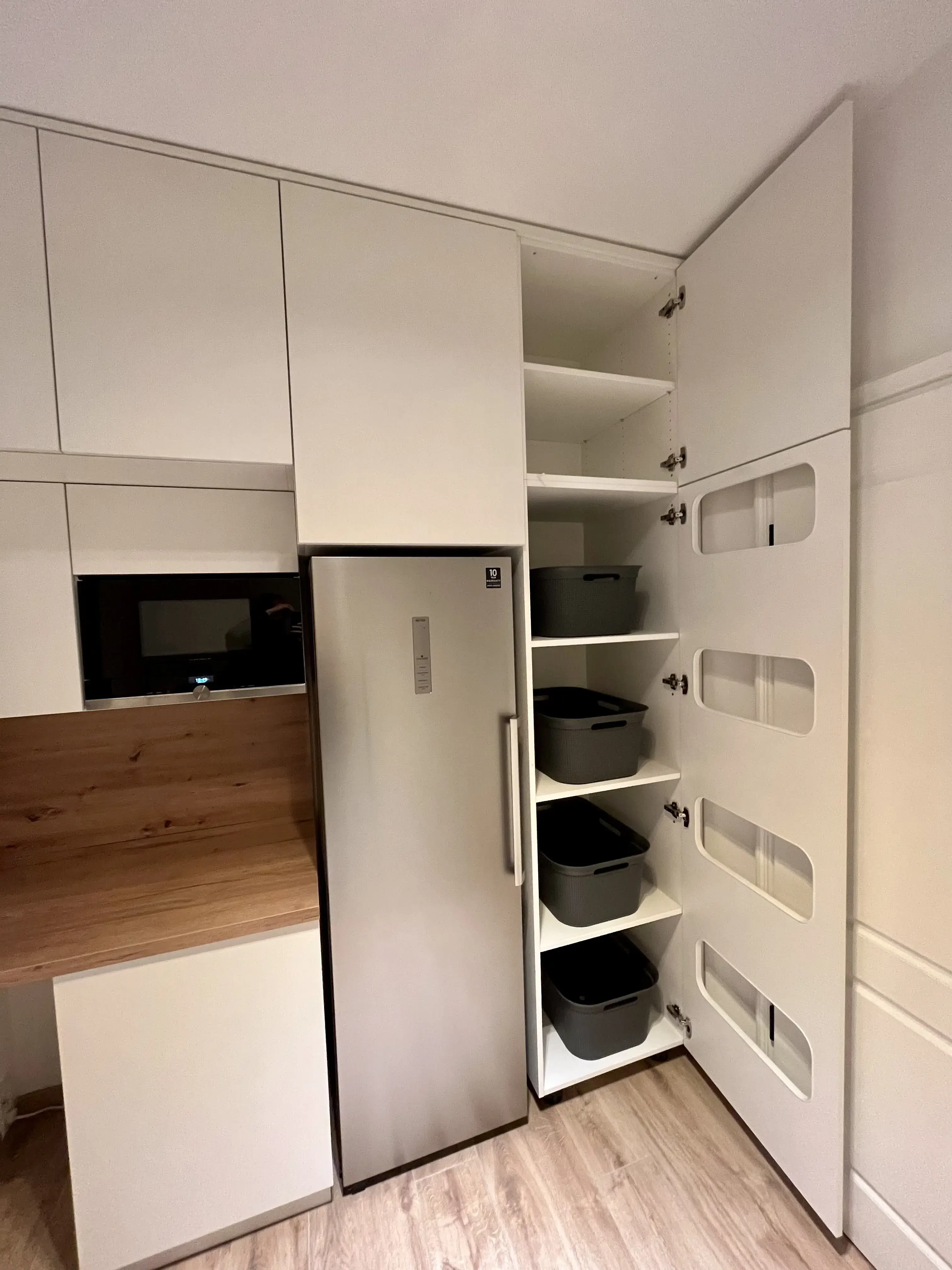 HWR Technikraum Wäscheschrank Altenburg Leipzig Borna 