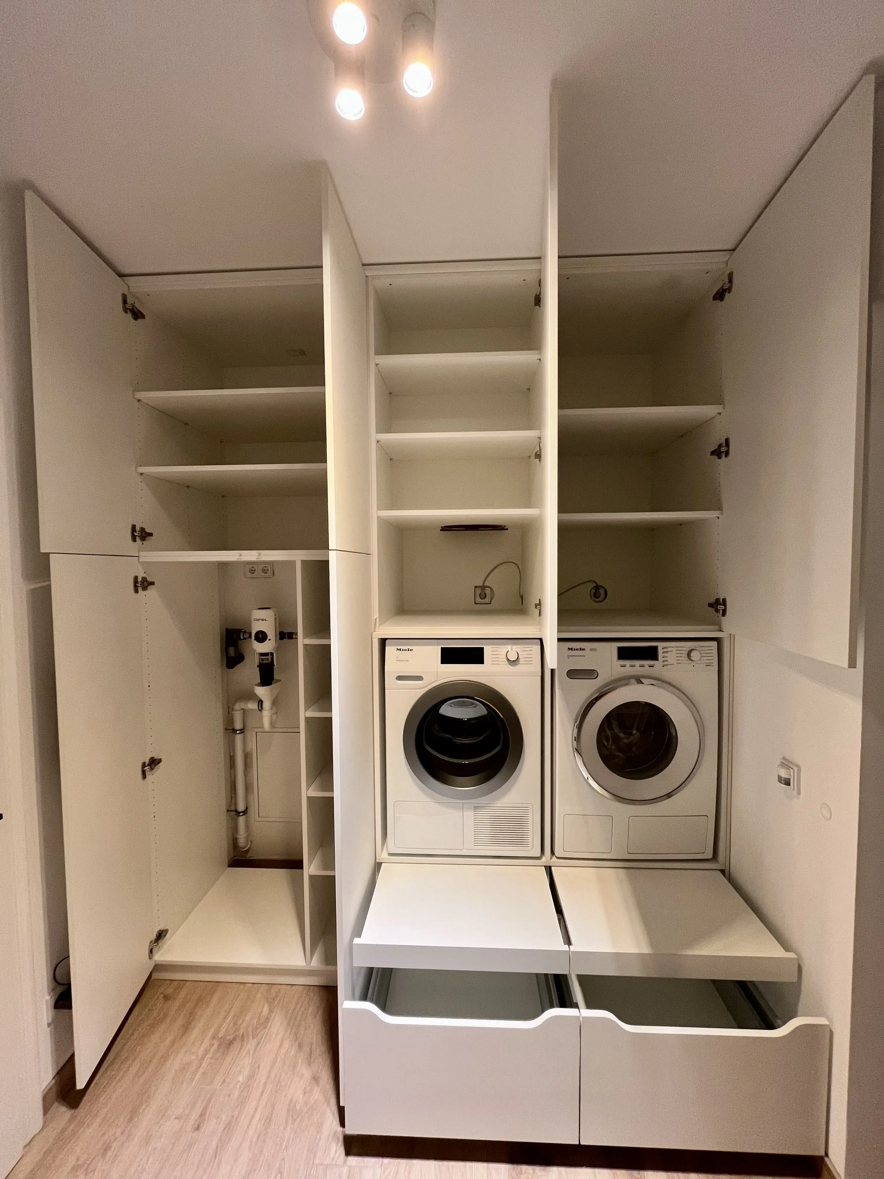 HWR Waschmaschine Schrank Hauswirtschaftsraum